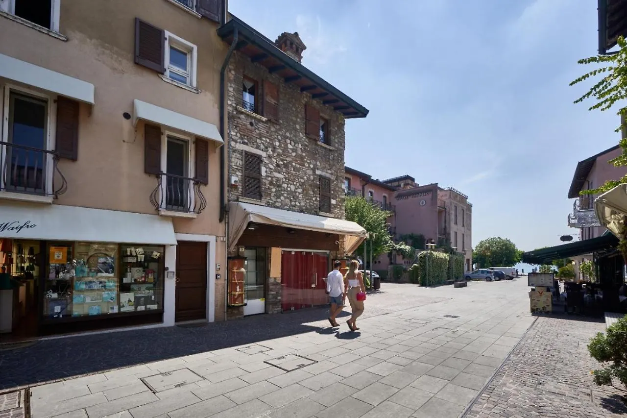 Porto Valentino Apartment シルミオーネ