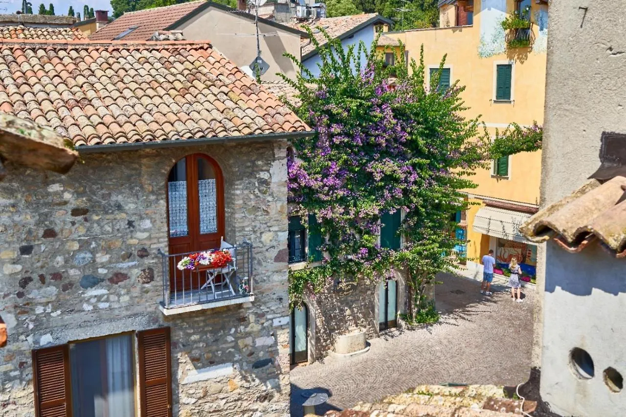 Porto Valentino Apartment Sirmione