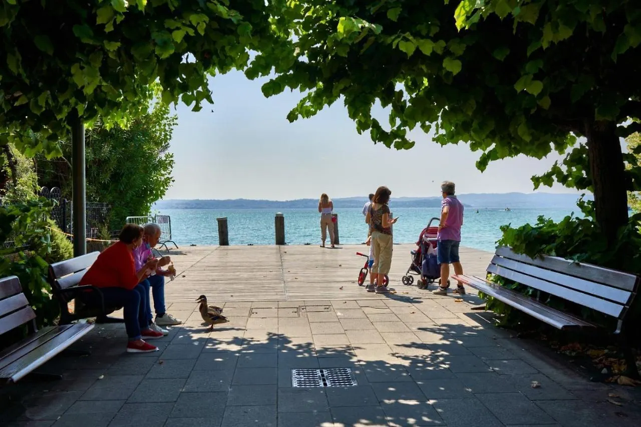 Porto Valentino Apartment Sirmione Italy